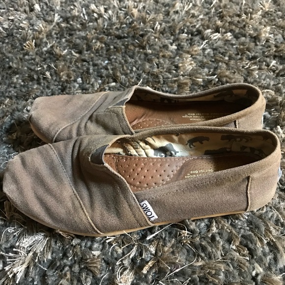 Toms - Picture 2 of 4